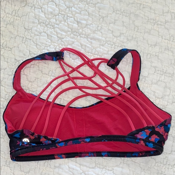 lululemon athletica Other - Free to be sports bra
